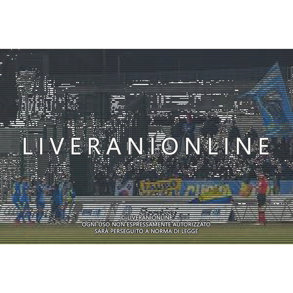 Campionato di Calcio Serie C - Lega Pro 2019/2020 Carrara, Italia 22/01/2020 Carrarese vs Pontedera Nella foto: Cassio Cardoselli (C) festeggia il pareggio della Carrarese con i compagni sotto i propri tifosi FOTO FABIO FAGIOLINI-ALESSIO MARINI-AG ALDO LIVERANI SAS