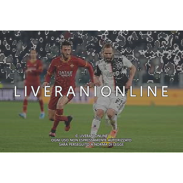 Torino 22.01.2020 Allianz Stadium Juventus vs Roma Quarti di finale Coppa Italia Tim 2019/2020 ©Viganti/Agenzia Aldo Liverani Nella foto: gonzalo higuain e bryan cristante ©/ AGENZIA ALDO LIVERANI SAS