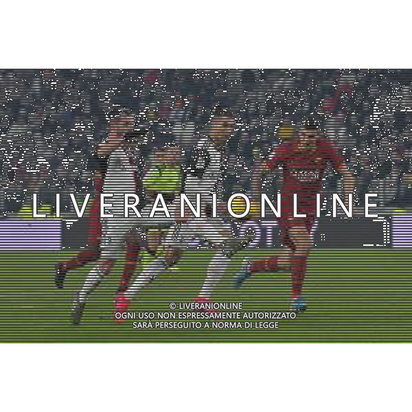Torino 22.01.2020 Stadio Allianz Stadium ©Alessandro Falzone/Agenzia Aldo Liverani 22.01.2020 Quarti di finale Coppa Italia Juventus vs Roma 2019-20120 Nella foto : MIRALEM PJANIC-CRISTIANO RONALDO-GIANLUCA MANCINI ©/ AGENZIA ALDO LIVERANI SAS