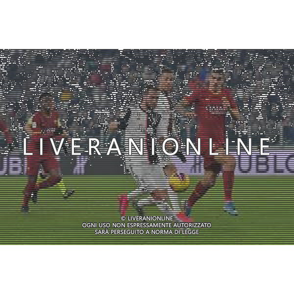 Torino 22.01.2020 Stadio Allianz Stadium ©Alessandro Falzone/Agenzia Aldo Liverani 22.01.2020 Quarti di finale Coppa Italia Juventus vs Roma 2019-20120 Nella foto : MIRALEM PJANIC-GIANLUCA MANCINI ©/ AGENZIA ALDO LIVERANI SAS