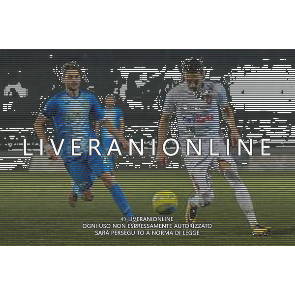 Campionato di Calcio Serie C - Lega Pro 2019/2020 Carrara, Italia 22/01/2020 Carrarese vs Pontedera Nella foto: Paolo Ropolo (P) contrastato da Cassio Cardoselli (C) FOOT FABIO FAGIOLINI-ALESSIO MARINI-AG ALDO LIVERANI SAS