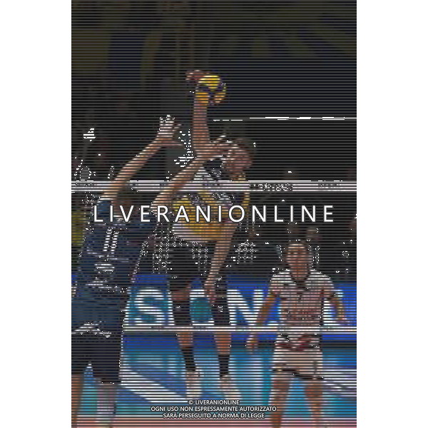 Coppa Italia di Volley 2019/2020 Modena, Italia 22/01/2020 Quarti di finale - Leo Shoes Modena vs Consar Ravenna Nella foto: Attacco di Bartosz Bednorz (10) (Leo Shoes Modena) FOTO DANIELE NICLI-ALESSIO MARINI-AG ALDO LIVERANI SAS