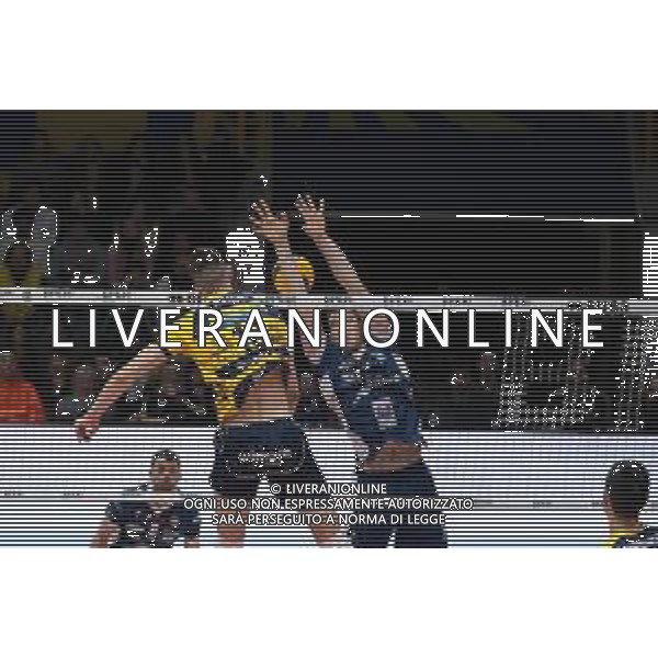 Coppa Italia di Volley 2019/2020 Modena, Italia 22/01/2020 Quarti di finale - Leo Shoes Modena vs Consar Ravenna Nella foto: Attacco di Daniele Mazzone (18) (Leo Shoes Modena) FOTO DANIELE NICLI-ALESSIO MARINI-AG ALDO LIVERANI SAS