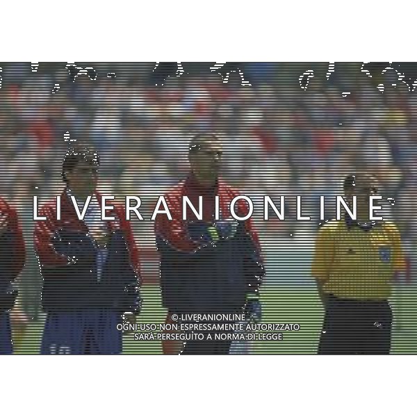 RETROSPETTIVA JOSE LUIS CHILAVERT CALCIATORE NELLA FOTO JOSE LUIS CHILAVERT CON LA MAGLIA DELLA NAZIONALE DEL PARAGUAY AI MONDIALI DI CALCIO FRANCIA 1998 AG ALDO LIVERANI SAS