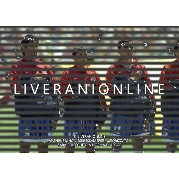 RETROSPETTIVA MIGUEL BENITEZ CALCIATORE NELLA FOTO MIGUEL BENITEZ CON LA MAGLIA DEL PARAGUAY AI MONDIALI DI CALCIO FRANCIA 1998 AG ALDO LIVERANI SAS