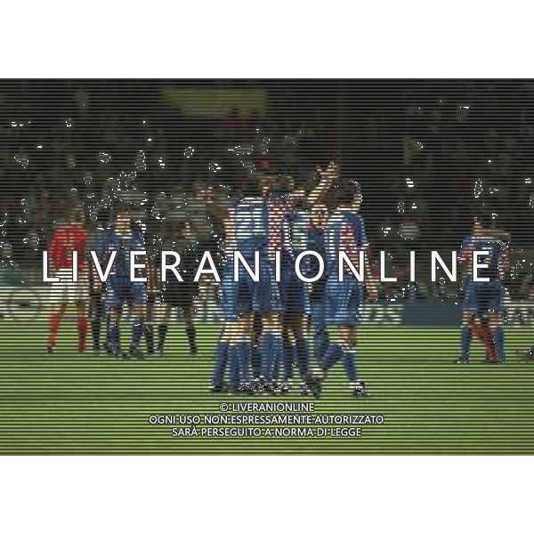MONDIALI FRANCIA 1998 PREMIAZIONE DELLA NAZIONALE DELLA CROAZIA 3 CLASSIFICATA NELLA FOTO I GIOCATORI DELLA NAZIONALE DELLA CROAZIA FESTEGGIANO LA CONQUISTA DEL 3 POSTO AI MONDIALI FRANCIA 1998 AG ALDO LIVERANI SAS