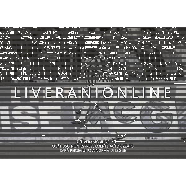 07-12-1988 TORINO OTTAVI DI FINALE DI COPPA UEFA RITORNO JUVENTUS RFC LIEGI 1-0 NELLA FOTO ABBRACCI GIOCATORI JUVENTUS DOPO IL GOAL AG ALDO LIVERANI SAS