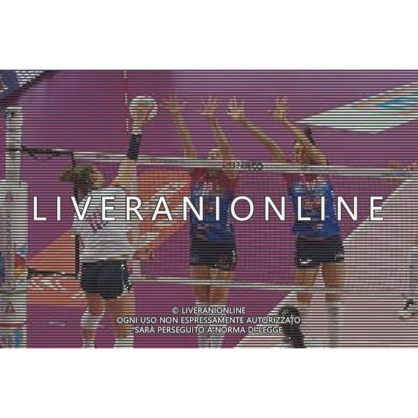 Campionato di Volley Serie A1 Femminile 2019/2020 Novara, Italia 26/01/2020 Igor Gorgonzola Novara vs Lardini Filottrano Nella foto: Schiacciata di Giulia Angelini, 10 (Lardini Filottrano) e muro Micha Hancock, 12 (Igor Gorgonzola Novara) e Stefana Veljkovic, 17 (Igor Gorgonzola Novara) © Salvo Barbagallo - Alessio Marini / AGENZIA ALDO LIVERANI SAS