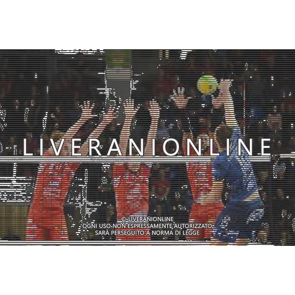 Volley Champions League Men 2019/2020 Civitanova Marche, Italia 26/01/2020 Cucine Lube Civitanova vs Itas Trentino Nella foto: Schiacciata Djuric Mitar (Itas Trentino) Muro Leal Yoandy (Cucine Lube Civitanova) ©Roberto Bartomeoli- Alessio Marini / AGENZIA ALDO LIVERANI SAS