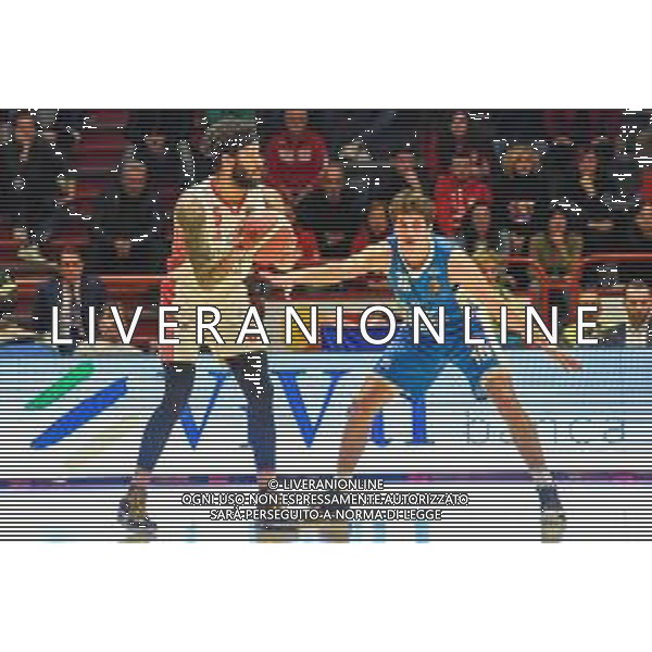 Campionato di Basket Serie A 2019/2020 Pistoia, Italia 26/01/2020 OriOra Pistoia vs De Longhi Treviso Basket Nella foto: Terran Petteway (P) su Lorenzxo Uglietti (T) FOTO FABIO FAGIOLINI-ALESSIO MARINI-AG ALDO LIVERANI SAS
