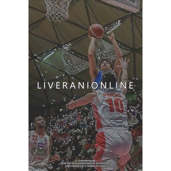 Campionato di Basket Serie A 2019/2020 Pistoia, Italia 26/01/2020 OriOra Pistoia vs De Longhi Treviso Basket Nella foto: Lorenzxo Uglietti (T) vola a canestro su Lorenzo D\'Ercole (P) FOTO FABIO FAGIOLINI-ALESSIO MARINI-AG ALDO LIVERANI SAS