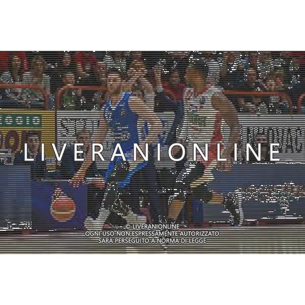 Campionato di Basket Serie A 2019/2020 Pistoia, Italia 26/01/2020 OriOra Pistoia vs De Longhi Treviso Basket Nella foto: Matteo Imbro (T) marcato da Zabian Dowdell (P) FOTO FABIO FAGIOLINI-ALESSIO MARINI-AG ALDO LIVERANI SAS