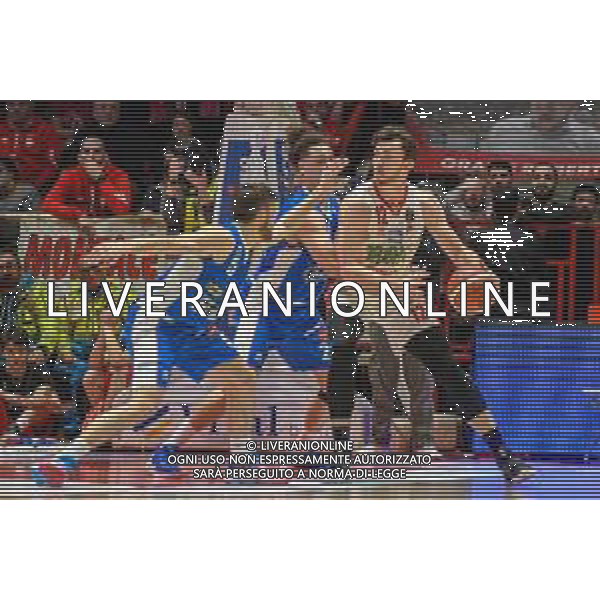 Campionato di Basket Serie A 2019/2020 Pistoia, Italia 26/01/2020 OriOra Pistoia vs De Longhi Treviso Basket Nella foto: Angus Brandt (P) prova a superare il blocco di Aleksej Nikolic (T) e Isaac Fotu (T) FOTO FABIO FAGIOLINI-ALESSIO MARINI-AG ALDO LIVERANI SAS