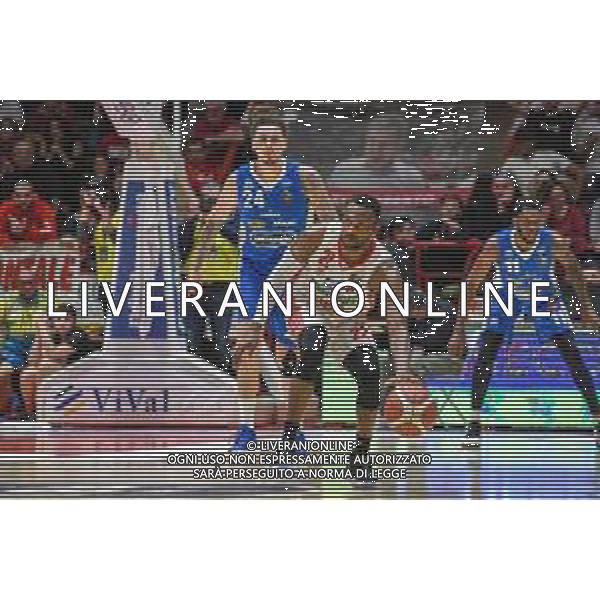 Campionato di Basket Serie A 2019/2020 Pistoia, Italia 26/01/2020 OriOra Pistoia vs De Longhi Treviso Basket Nella foto: Zabian Dowdell (P) e Isaac Fotu (T) FOTO FABIO FAGIOLINI-ALESSIO MARINI-AG ALDO LIVERANI SAS