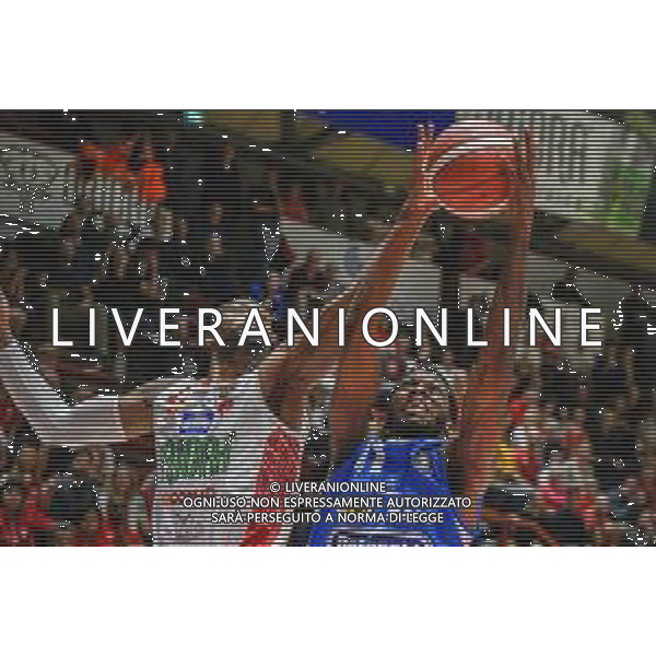 Campionato di Basket Serie A 2019/2020 Pistoia, Italia 26/01/2020 OriOra Pistoia vs De Longhi Treviso Basket Nella foto: Jordan Parks (T) prova a superare Zabian Dowdell (P) FOTO FABIO FAGIOLINI-ALESSIO MARINI-AG ALDO LIVERANI SAS