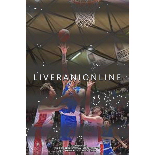 Campionato di Basket Serie A 2019/2020 Pistoia, Italia 26/01/2020 OriOra Pistoia vs De Longhi Treviso Basket Nella foto: Isaac Fotu (T) a canestro su Angus Brandt (P) e Gianluca Della Rosa (P) FOTO FABIO FAGIOLINI-ALESSIO MARINI-AG ALDO LIVERANI SAS