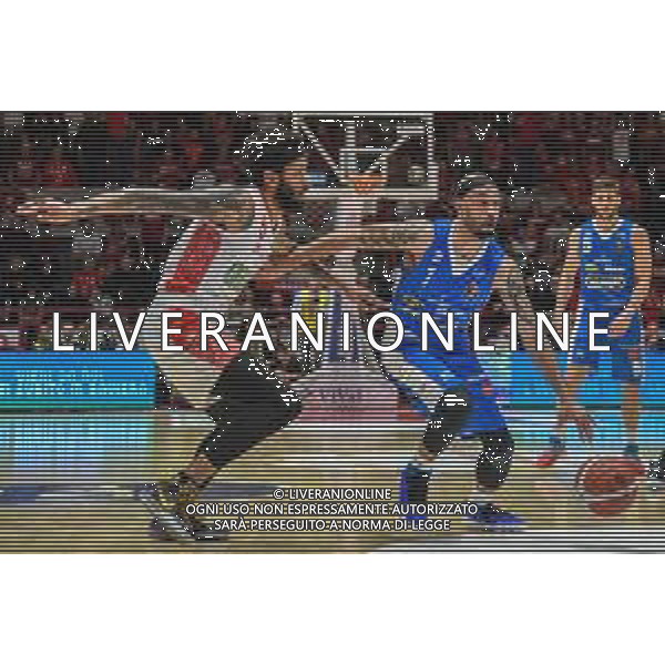 Campionato di Basket Serie A 2019/2020 Pistoia, Italia 26/01/2020 OriOra Pistoia vs De Longhi Treviso Basket Nella foto: David Logan (T) supera Terran Petteway (P) FOTO FABIO FAGIOLINI-ALESSIO MARINI-AG ALDO LIVERANI SAS