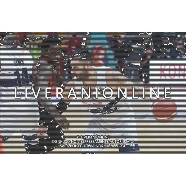 Campionato di Basket Serie A 2019/2020 Bologna, Italia 26/01/2020 Fortitudo Bologna vs Openjobmetis Varese Nella foto: Pietro Aradori (Fortitudo Pompea Bologna) (des.) contrastato da L.J.Peak (Openjobmetis Varese) FOTO MICHELE NUCCI-ALESSIO MARINI-AG ALDO LIVERANI SAS