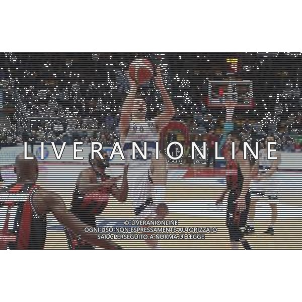 Campionato di Basket Serie A 2019/2020 Bologna, Italia 26/01/2020 Fortitudo Bologna vs Openjobmetis Varese Nella foto: Daniele Cinciarini (Fortitudo Pompea Bologna) (des.) contrastato da Josh Mayo (Openjobmetis Varese) FOTO MICHELE NUCCI-ALESSIO MARINI-AG ALDO LIVERANI SAS