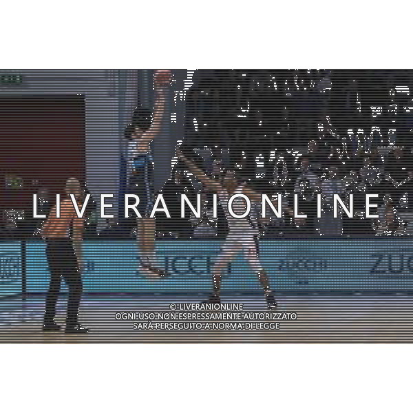 Campionato di Basket Serie A 2019/2020 Cremona, Italia 26/01/2020 Vanoli Basket Cremona vs Virtus Roma Nella foto: Niccolo\' De Vico della Vanoli Cremona al tiro FOTO MATTEO CASONI-ALESSIO MARINI-AG ALDO LIVERANI SAS