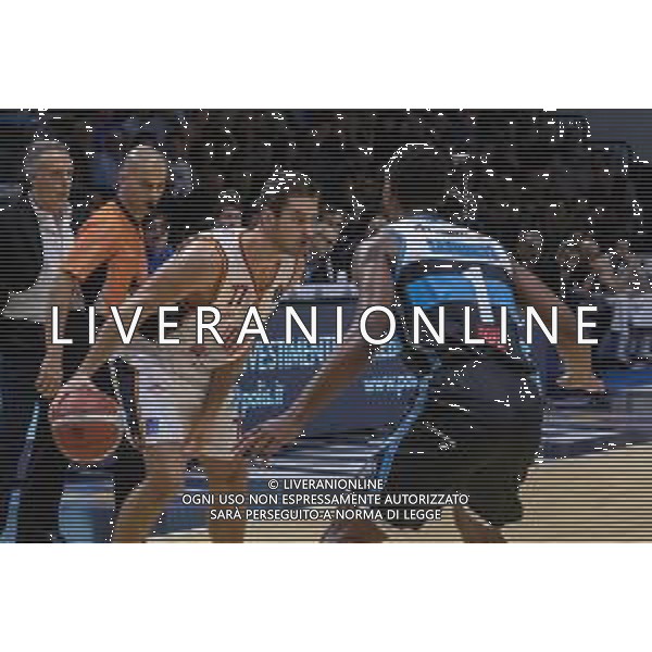 Campionato di Basket Serie A 2019/2020 Cremona, Italia 26/01/2020 Vanoli Basket Cremona vs Virtus Roma Nella foto: Tomas Kyzlink della Virtus Roma in palleggio FOTO MATTEO CASONI-ALESSIO MARINI-AG ALDO LIVERANI SAS