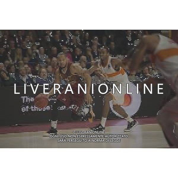 Basket EuroCup 2019/2020 Venezia, Italia 28/01/2020 Umana Reyer Venezia vs Promitheas Patras Nella foto: Jeremy Chappell (Umana Reyer Venezia) in azione con Langston Hall (Promitheas Patras) FOTO MATTIA RADONI-ALESSIO MARINI-AG ALDO LIVERANI SAS