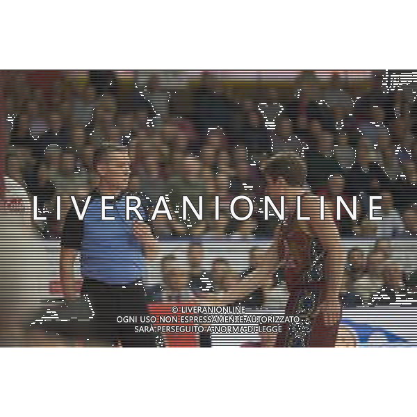 Basket EuroCup 2019/2020 Venezia, Italia 28/01/2020 Umana Reyer Venezia vs Promitheas Patras Nella foto: Andrea De Nicolao (Umana Reyer Venezia) con l\'arbitro FOTO MATTIA RADONI-ALESSIO MARINI-AG ALDO LIVERANI SAS