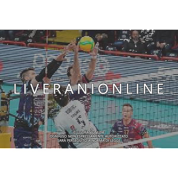 Volley Champions League Men 2019/2020 Perugia, Italia 29/01/2020 Sir Sicoma Monini Perugia vs Tours VB Nella foto: van remo floris (n.5 schiacciatore tours vb) schiaccia sir a muro FOTO LORIS CERQUIGLINI-ALESSIO MARINI-AG ALDO LIVERANI SAS