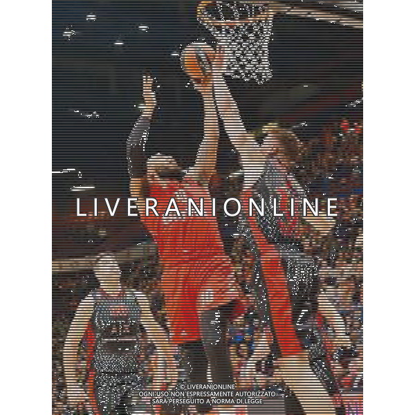 Basket EuroLeague 2019/2020 Milano, Italia 30/01/2020 AX Armani Exchange Milano vs FC Bayern Monaco Nella foto: Greg Monroe del Bayer Monaco contrastato da Tarczewski della AX Armani Exchange Olimpia Milano Mathias Lessort del Bayer Monaco ©Savino Paolella - Alessio Marini AGENZIA ALDO LIVERANI SAS