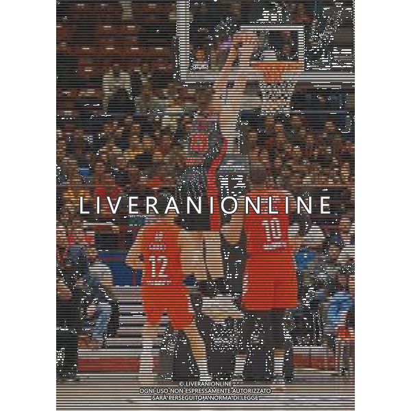 Basket EuroLeague 2019/2020 Milano, Italia 30/01/2020 AX Armani Exchange Milano vs FC Bayern Monaco Nella foto: Tarczewski della AX Armani Exchange Olimpia Milano ostacolato da Greg Monroe del Bayer Monaco ©Savino Paolella - Alessio Marini AGENZIA ALDO LIVERANI SAS