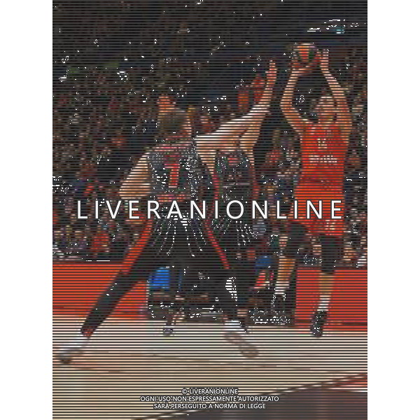 Basket EuroLeague 2019/2020 Milano, Italia 30/01/2020 AX Armani Exchange Milano vs FC Bayern Monaco Nella foto: Djedovic del Bayer Monaco contrastato da Gudaitis della AX Armani Exchange Olimpia Milano ©Savino Paolella - Alessio Marini AGENZIA ALDO LIVERANI SAS