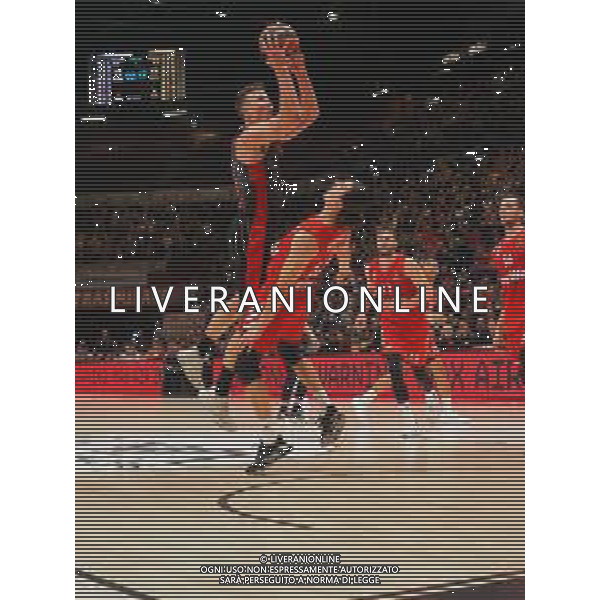 Basket EuroLeague 2019/2020 Milano, Italia 30/01/2020 AX Armani Exchange Milano vs FC Bayern Monaco Nella foto: Tarczewski della AX Armani Exchange Olimpia Milano ostacolato da Djedovic del Bayer Monaco ©Savino Paolella - Alessio Marini AGENZIA ALDO LIVERANI SAS