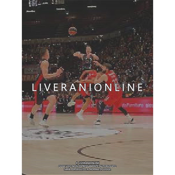Basket EuroLeague 2019/2020 Milano, Italia 30/01/2020 AX Armani Exchange Milano vs FC Bayern Monaco Nella foto: Nedovic della AX Armani Exchange Olimpia Milano passa a Tarczewski della AX Armani Exchange Olimpia Milano ©Savino Paolella - Alessio Marini AGENZIA ALDO LIVERANI SAS