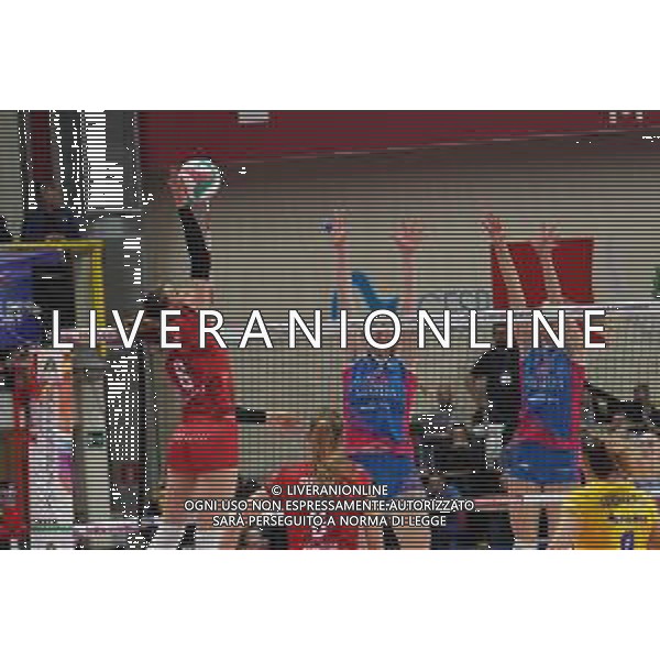 Volley Coppa Italia Femminile 2019/2020 Busto Arsizio, Italia 01/02/2020 Semifinali - Unet E-Work Busto Arsizio vs Saugella Monza Nella foto: Schiacciata di Alessia Gennari, 6 (Unet E-Work Busto Arsizio) FOTO SALVO BARBAGALLO-ALESSIO MARINI-AG ALDO LIVERANI SAS