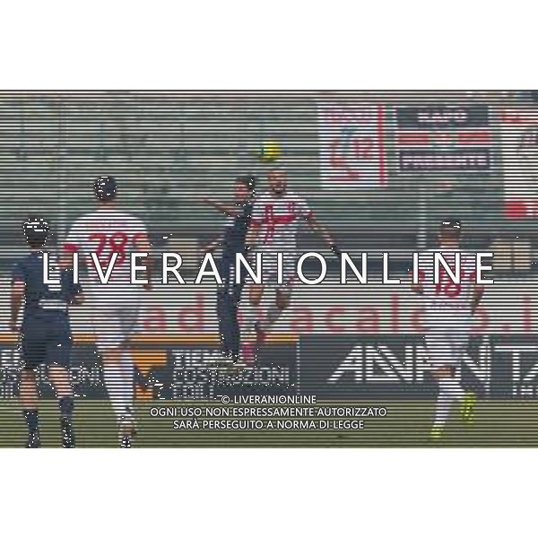 Campionato di Calcio Serie C - Lega Pro 2019/2020 Padova, Italia 02/02/2020 Padova vs Pesaro Nella foto: Gianluca Litteri (Padova) in contrasto di testa con Mattia Gennari (Vis Pesaro) FOTO MATTIA RADONI-ALESSIO MARINI-AG ALDO LIVERANI SAS