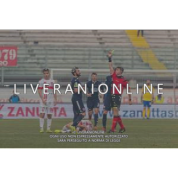 Campionato di Calcio Serie C - Lega Pro 2019/2020 Padova, Italia 02/02/2020 Padova vs Pesaro Nella foto: L\'ammonizione a Alessandro Gabbani (Vis Pesaro) per il fallo su Pompeu Da Silva Ronaldo (Padova) FOTO MATTIA RADONI-ALESSIO MARINI-AG ALDO LIVERANI SAS