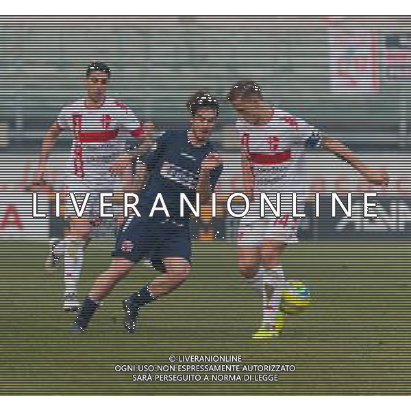 Campionato di Calcio Serie C - Lega Pro 2019/2020 Padova, Italia 02/02/2020 Padova vs Pesaro Nella foto: Dribbling in mezzo alle gambe di Pompeu Da Silva Ronaldo (Padova) per Davide Voltan (Vis Pesaro) FOTO MATTIA RADONI-ALESSIO MARINI-AG ALDO LIVERANI SAS