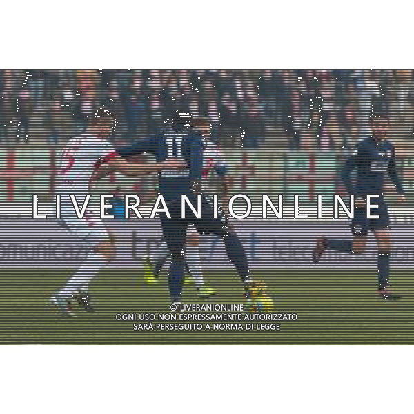 Campionato di Calcio Serie C - Lega Pro 2019/2020 Padova, Italia 02/02/2020 Padova vs Pesaro Nella foto: Bismark Ngissah (Vis Pesaro) difende palla dall\'attacco di Anton Kresic (Padova) FOTO MATTIA RADONI-ALESSIO MARINI-AG ALDO LIVERANI SAS