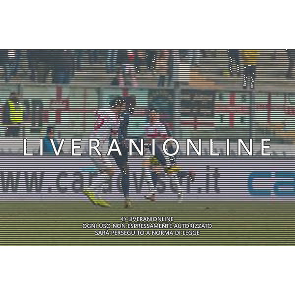 Campionato di Calcio Serie C - Lega Pro 2019/2020 Padova, Italia 02/02/2020 Padova vs Pesaro Nella foto: Bismark Ngissah (Vis Pesaro) difende palla da Siniša Anđelkovic (Padova) FOTO MATTIA RADONI-ALESSIO MARINI-AG ALDO LIVERANI SAS