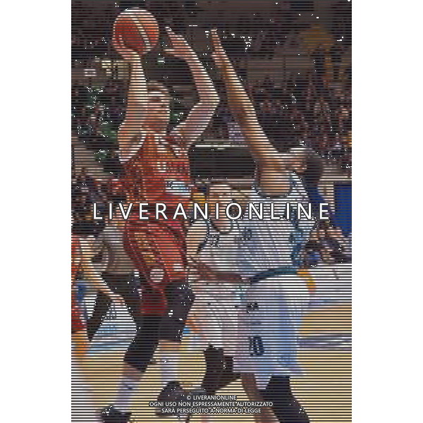 Campionato di Basket Serie A 2019/2020 Desio, Italia 02/02/2020 Acqua S. Bernardo Cantu vs Umana Reyer Venezia Nella foto: De Nicolao della Umana Reyer Venezia ostacolato da Joe Ragland della S.Bernardo Cantu FOTO SAVINO PAOLELLA-ALESSIO MARINI-AG ALDO LIVERANI SAS