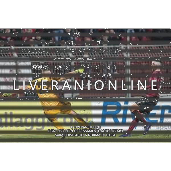 Campionato di Calcio Serie C - Lega Pro 2019/2020 Pontedera, Italia 02/02/2020 Pontedera vs Juventus U23 Nella foto: Leonardo Loria (J) esce di piede su Caio De Cenco (P) FOTO FABIO FAGIOLINI-ALESSIO MARINI-AG ALDO LIVERANI SAS
