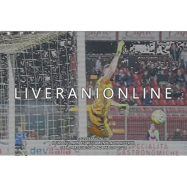 Campionato di Calcio Serie C - Lega Pro 2019/2020 Pontedera, Italia 02/02/2020 Pontedera vs Juventus U23 Nella foto: Leonardo Loria (J) interviene sul colpo di testa di Piana FOTO FABIO FAGIOLINI-ALESSIO MARINI-AG ALDO LIVERANI SAS