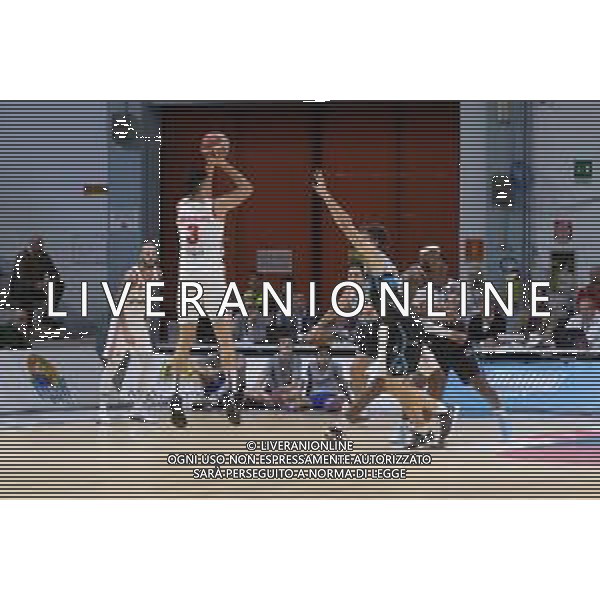 Campionato di Basket Serie A 2019/2020 Cremona, Italia 02/02/2020 Vanoli Basket Cremona vs Grissin Bon Reggio Emilia Nella foto: TRIPLA DI SIMONE FONTECCHIO DELLA GRISSIN BON REGGIO EMILIA FOTO MATTEO CASONI-ALESSIO MARINI-AG ALDO LIVERANI SAS
