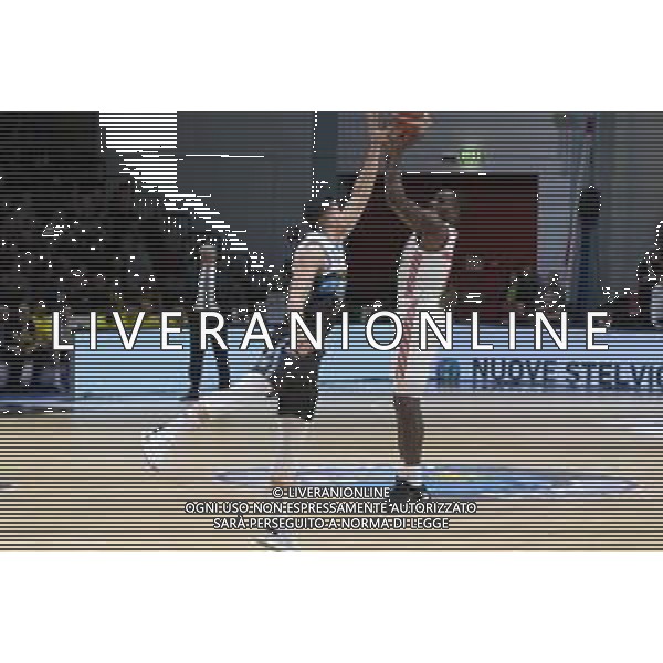 Campionato di Basket Serie A 2019/2020 Cremona, Italia 02/02/2020 Vanoli Basket Cremona vs Grissin Bon Reggio Emilia Nella foto: tripla di Darius JOHNSON-ODOM della Grissin Bon Reggio Emilia FOTO MATTEO CASONI-ALESSIO MARINI-AG ALDO LIVERANI SAS