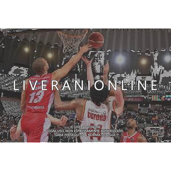 Campionato di Basket Serie A 2019/2020 Roma, Italia 02/02/2020 Virtus Roma vs OriOra Pistoia Nella foto: Jean Salumu (OriOra Pistoia) in stoppata su Giovanni PINI ala (Virtus Roma) FOTO CARLO CAPPUCCITTI-ALESSIO MARINI-AG ALDO LIVERANI SAS