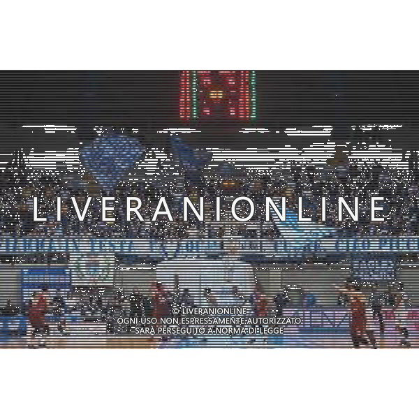 Campionato di Basket Serie A 2019/2020 Desio, Italia 02/02/2020 Acqua S. Bernardo Cantu vs Umana Reyer Venezia Nella foto: Tifosi di Cantu e Watt della Umana Reyer Venezia gli ultimi 10 secondi del match vs la S.Bernardo Cantu FOTO SAVINO PAOLELLA-ALESSIO MARINI-AG ALDO LIVERANI SAS