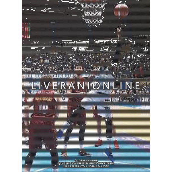 Campionato di Basket Serie A 2019/2020 Desio, Italia 02/02/2020 Acqua S. Bernardo Cantu vs Umana Reyer Venezia Nella foto: Wilson della S.Bernardo Cantu ostacolato da De Nicolao della Umana Reyer Venezia FOTO SAVINO PAOLELLA-ALESSIO MARINI-AG ALDO LIVERANI SAS