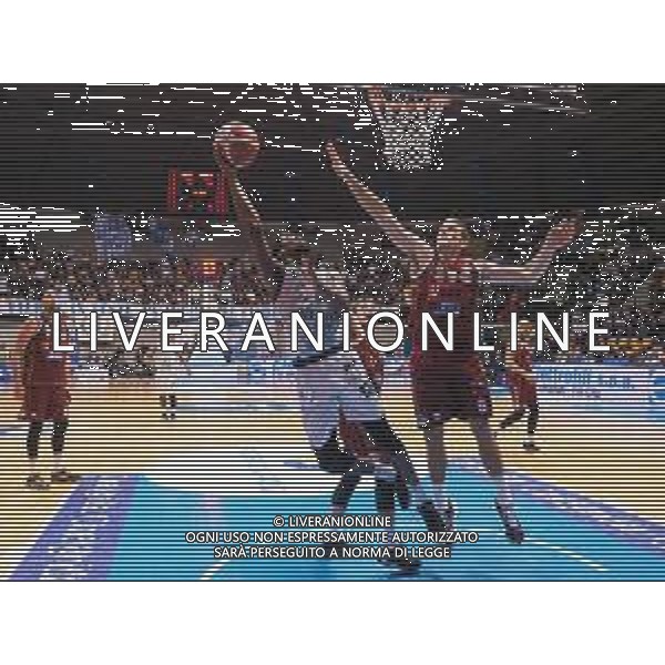 Campionato di Basket Serie A 2019/2020 Desio, Italia 02/02/2020 Acqua S. Bernardo Cantu vs Umana Reyer Venezia Nella foto: Hayes della S.Bernardo Cantu contrastato da Bramos della Umana Reyer Venezia FOTO SAVINO PAOLELLA-ALESSIO MARINI-AG ALDO LIVERANI SAS