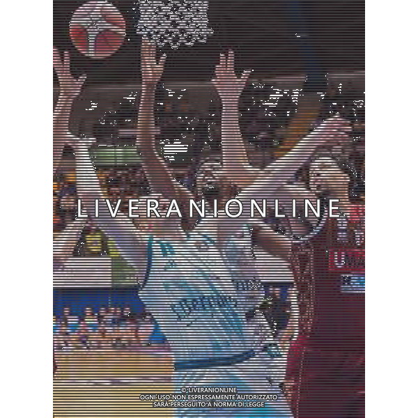 Campionato di Basket Serie A 2019/2020 Desio, Italia 02/02/2020 Acqua S. Bernardo Cantu vs Umana Reyer Venezia Nella foto: La Torre della S.Bernardo Cantu ostacolato da Daye della Umana Reyer Venezia FOTO SAVINO PAOLELLA-ALESSIO MARINI-AG ALDO LIVERANI SAS