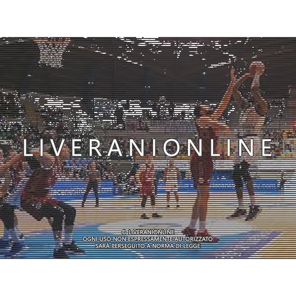 Campionato di Basket Serie A 2019/2020 Desio, Italia 02/02/2020 Acqua S. Bernardo Cantu vs Umana Reyer Venezia Nella foto: Hayes della S.Bernardo Cantu ostacolato da Watt della Umana Reyer Venezia FOTO SAVINO PAOLELLA-ALESSIO MARINI-AG ALDO LIVERANI SAS